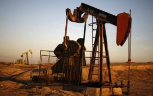 IEA: GIÁ DẦU THÔ SẼ BIẾN ĐỘNG MẠNH HƠN TRONG NĂM 2017